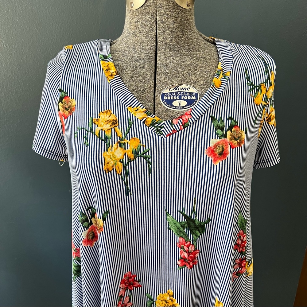 Entro floral and striped trapeze tent dress with tie back - Picture 3 of 7